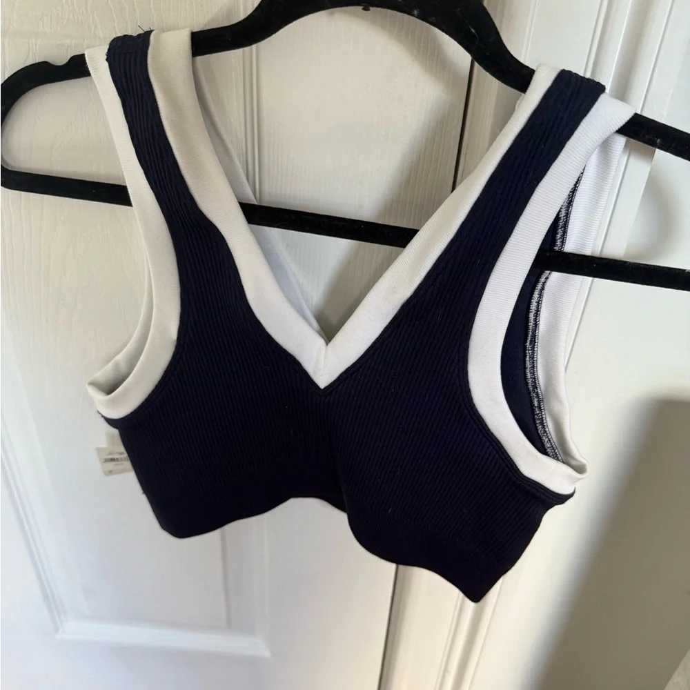 BRAND NEW WITH TAG NAVY AERIE OFFLINE CROPPED TOP - Picture 2 of 3
